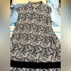 CHICOS New Black & White Size 4 Print Dress